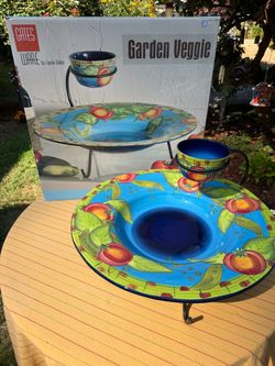 Laurie Gates Ware Garden Veggie Chip and Dip Set
