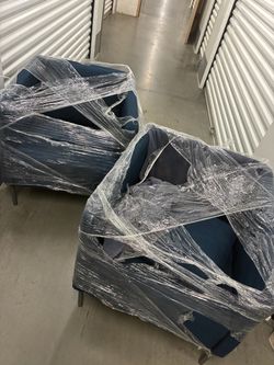 Arm chair / accent chair