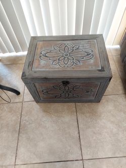 Decor Chest