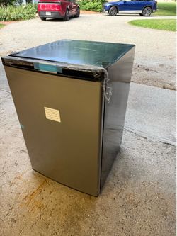 Small Fridge perfect for dorm