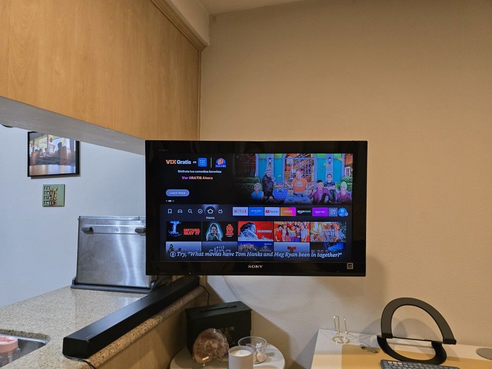 32" Sony TV with wall mount