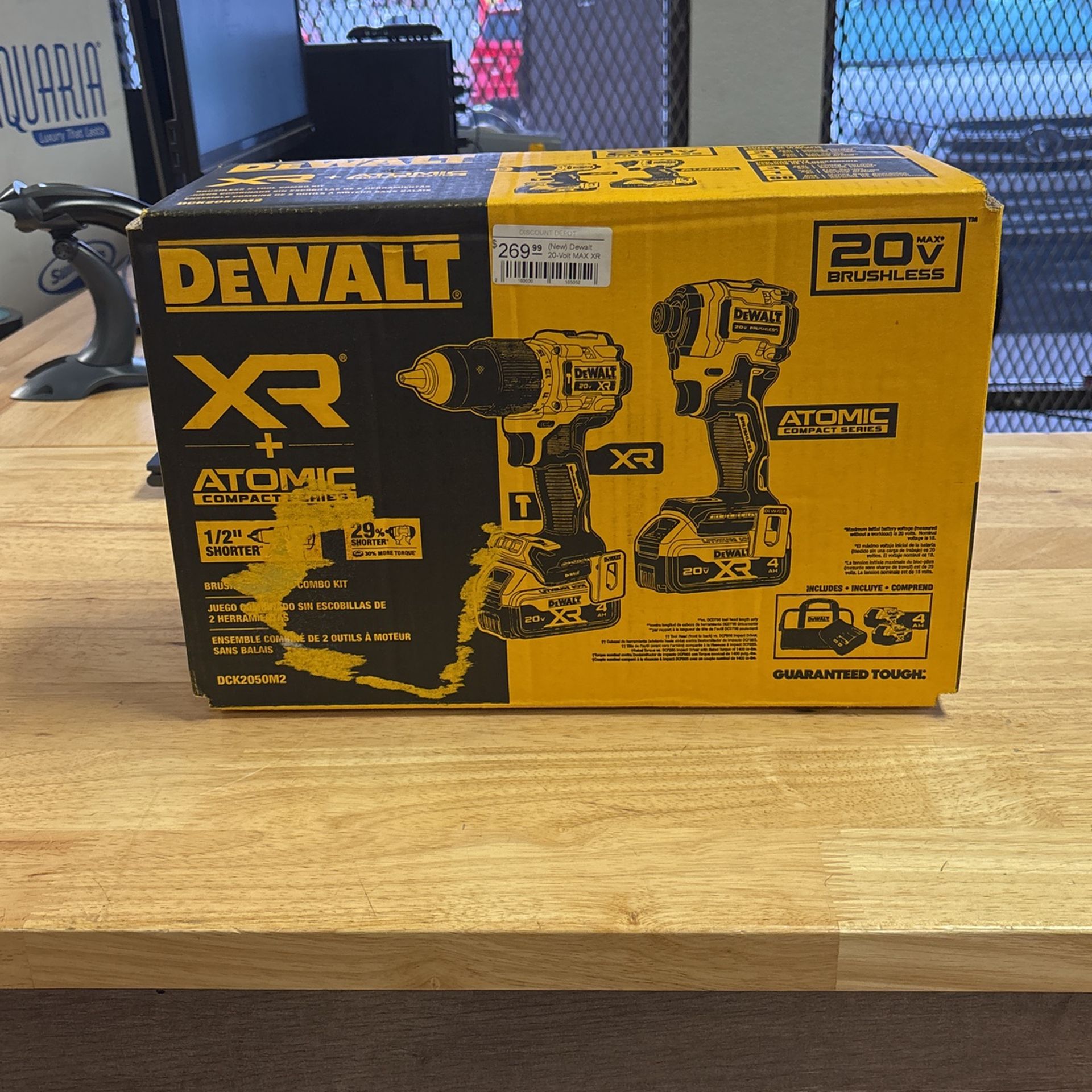Dewalt 20-Volt MAX XR Hammer Drill and ATOMIC Impact Driver Combo Kit (2-Tool) with Two 4 Ah Batteries, Charger and Bag