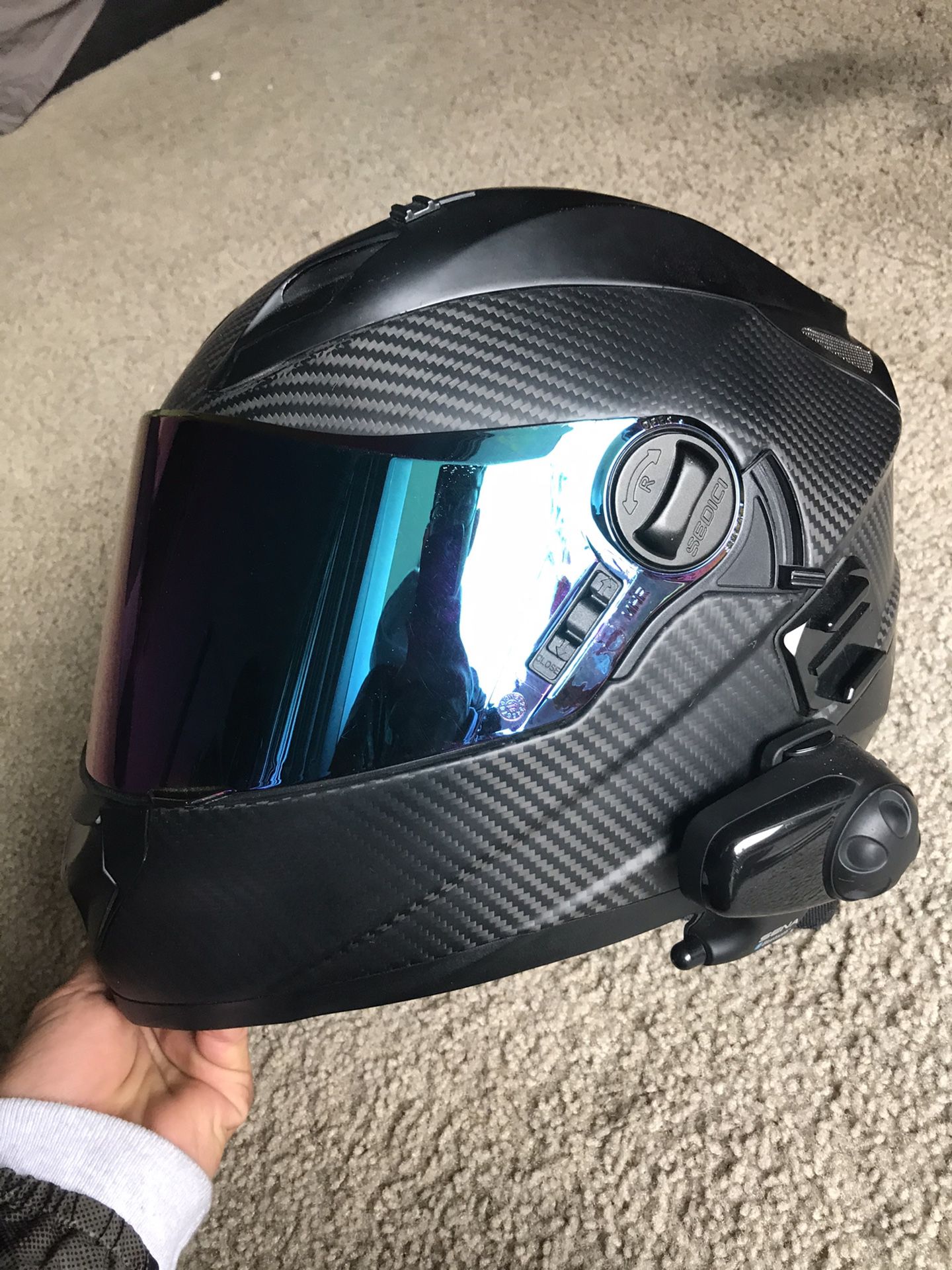 Sedici Matte Carbon Fiber Motorcycle Helmet Small