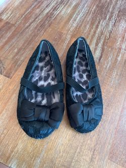 8C Toddler girls Cherokee Black Lace Slippers/Flats