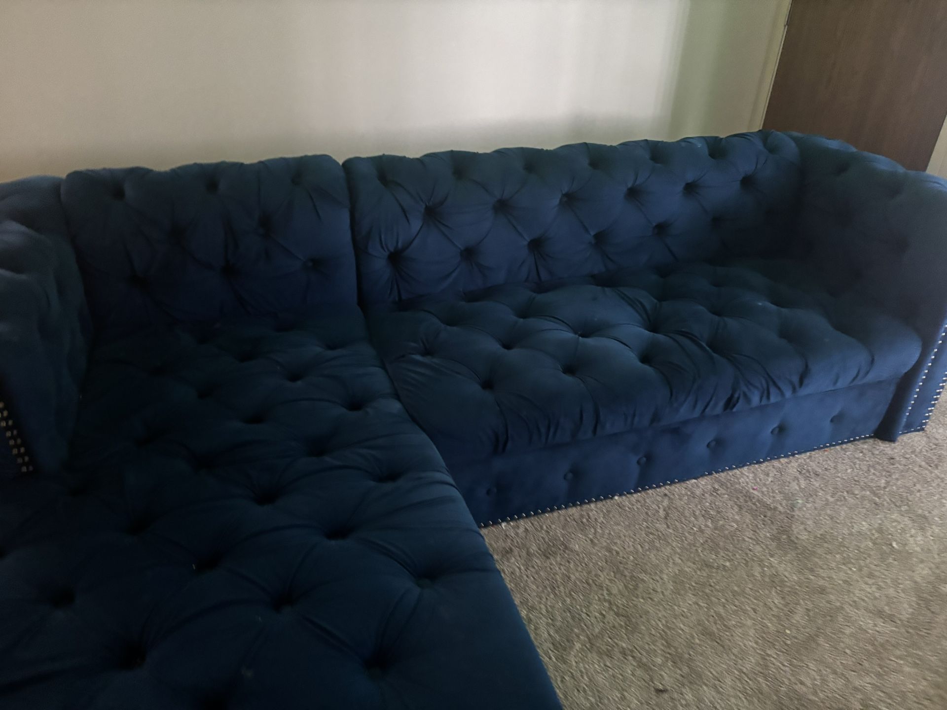 L-Shape Velvet Tufted Chesterfield Sectional couch/sofa