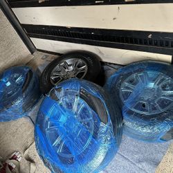 Jeep Wagoner 18” NEW Rims & Tires