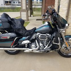 2015 Hd Cvo  9500 Mi