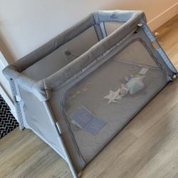 Newton Baby Playard / Breathable Travel Crib 