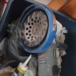 7 In Grinders And Dust Wand And Hose
