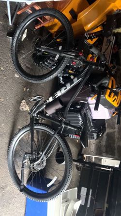 Mountain bike only rode it like 3x good condition