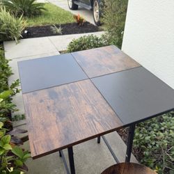 Bar table and 2 stools 