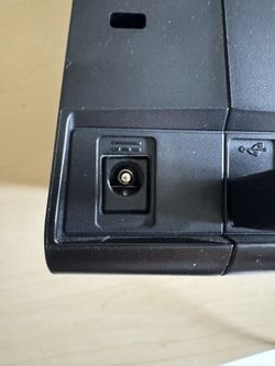 Yamaha RX-V679 Receiver With Subwoofer
