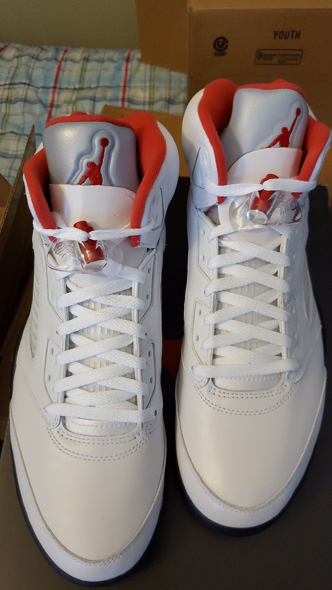 BRAND NEW IN BOX Nike Air Jordan Retro 5 Fire Red/Silver Tongue Size 12