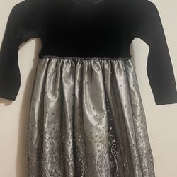 Girls' Black Velvet Dress size 5 T check more pictures
