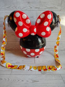Disneyland Minnie Mouse popcorn bucket