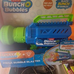 Buncho Bubbles Mega Bubble Blaster 