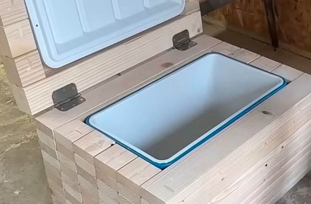 MAN CAVE Ice Chest In Wood Box 