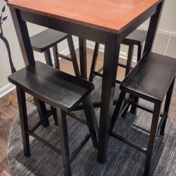 Bistro/Pub Style Table With Four Matching Stools