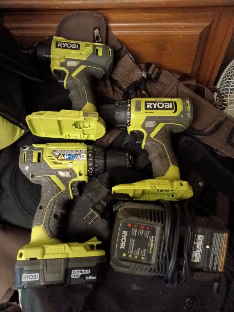Ryobi Drills Battery's And Charger