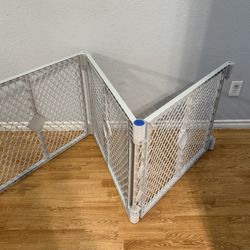 3 -three-section gate.