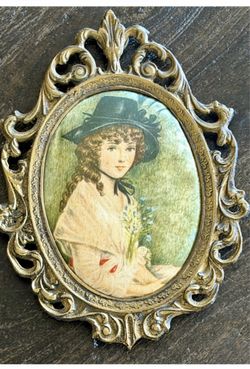 Vintage Ornate Oval Silhouette Cameo Portrait Wall Decor