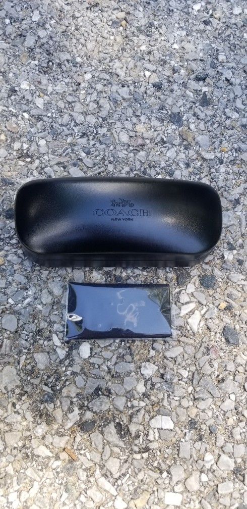 Coach Black Leather Hardshell Eyeglass Case w/cleaning cloth