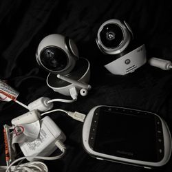 Motorola MBP855CONNECT-2 Portable 5" Video Baby Monitor & 2 Cameras Works Great 