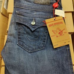 New W/Tags True Religion Women's Billy Embellished Jean in Assassination

(Make Me An Offer)