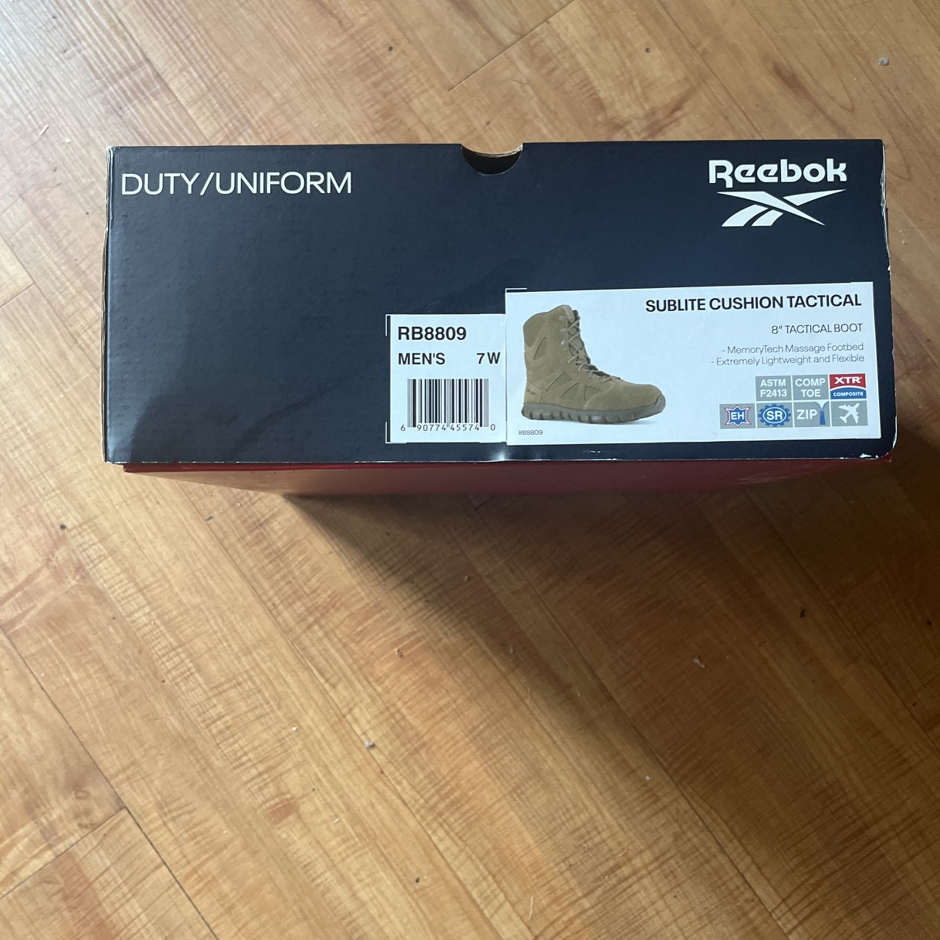 BRAND NEW Reebok Combat Boots 