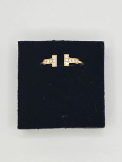18KT Diamond T Wire Ring