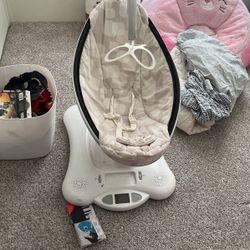 Momaroo Baby Rocker 
