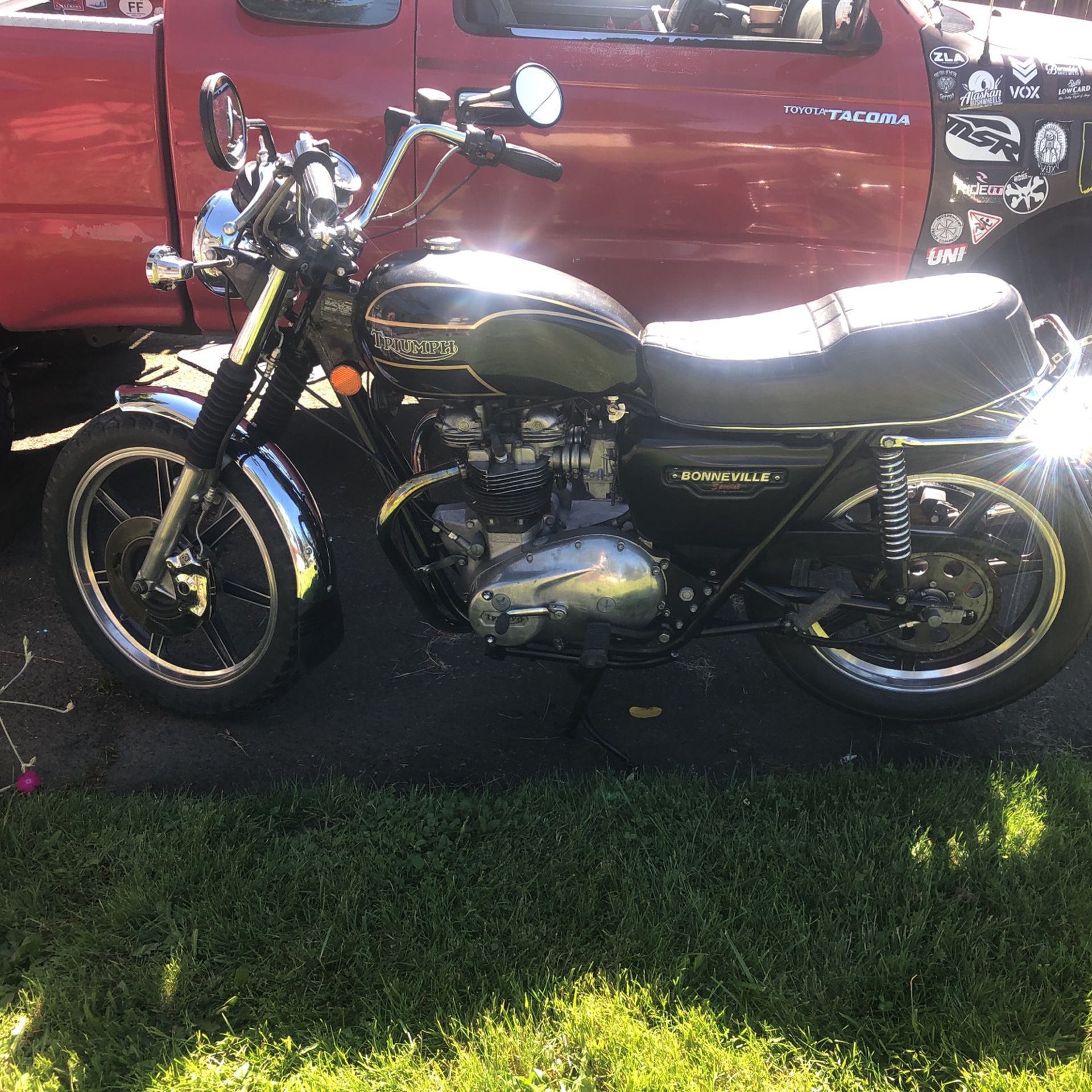 1979 Triumph T-140D Bonneville Special 8401 miles Properly Stores Getting New battery & Gas Have Title