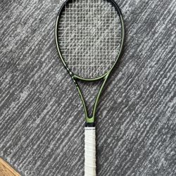 Wilson Blade V8 98 (4 3/8)