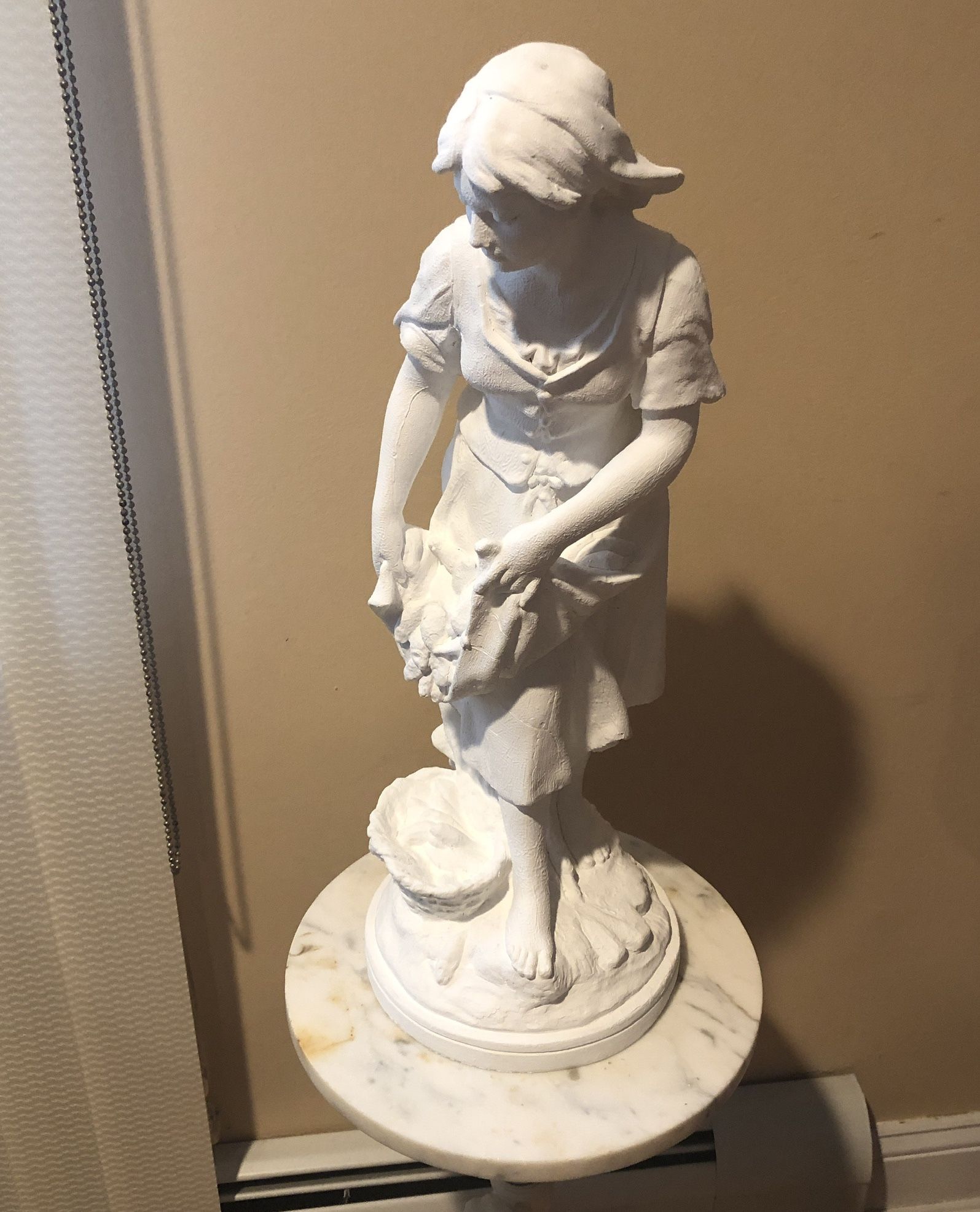 Large Antique Statue 22” Tall And The Base Is About 8” , It Can Be Used Indoor Or Outdoor In The Garden