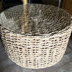 Rattan Interior Coffee Table 31” With Glass 