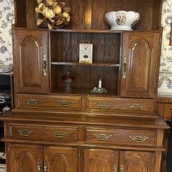 China Cabinet/Hutch