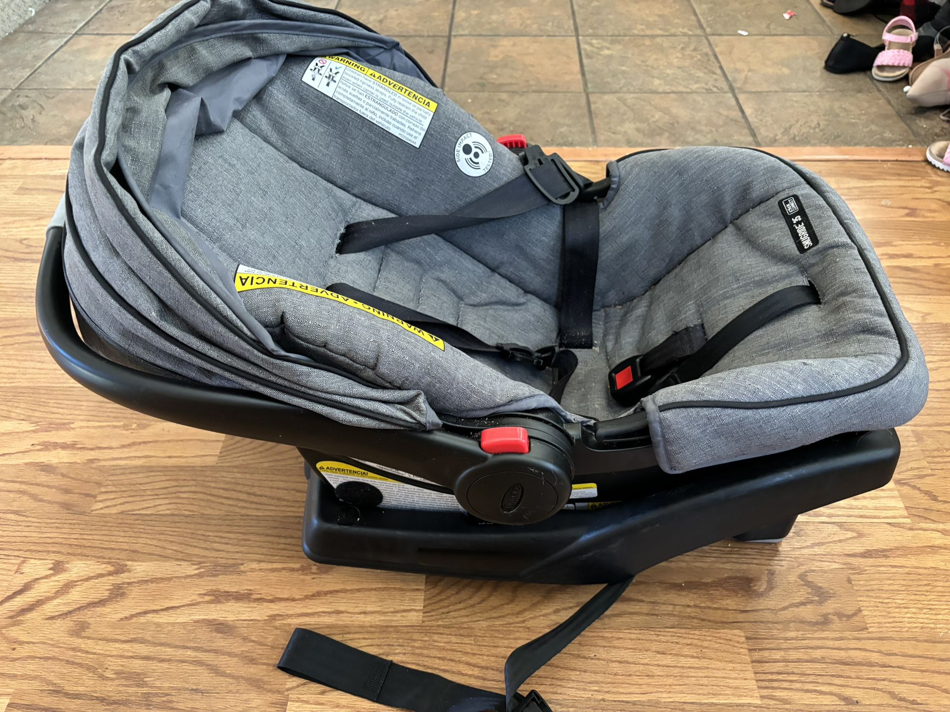 CAR SEAT AND BASE WITH MATCHING STROLLER