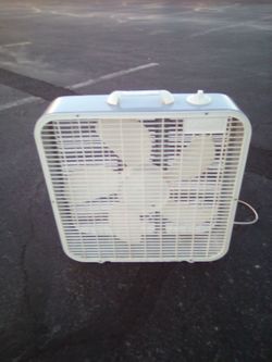 big box fan pickup 2-11 pm rainbow/Charleston cash only read description