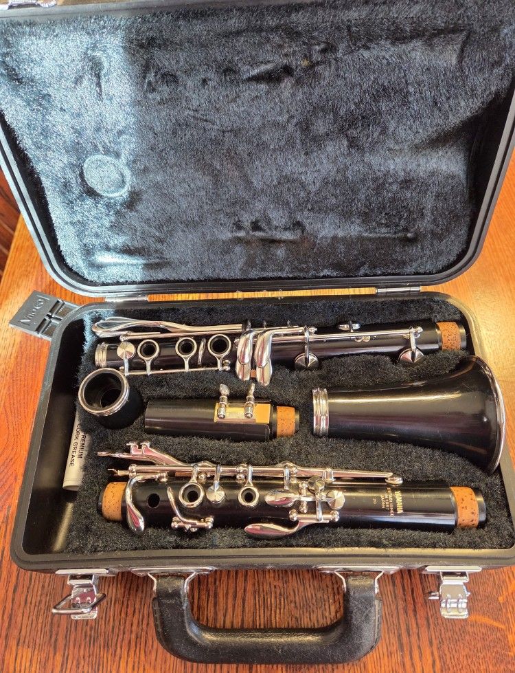Yamaha CL 20 Bb Clarinet with Hard Case