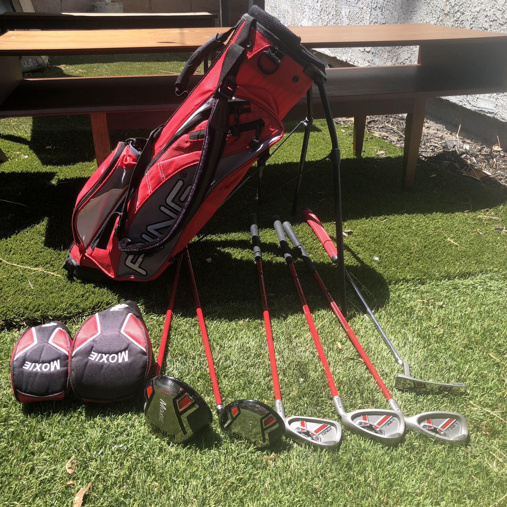 Ping Moxie Jr kids Youth Golf Clubs Set With Bag RH Ages 6-10