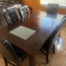 Comedor Dining Table