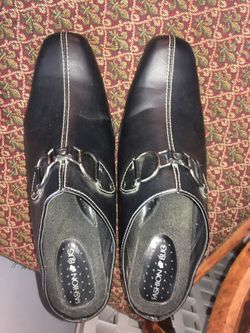 Women’s dress shoes