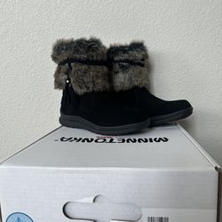 Brand New In Box Minnetonka Boot Size 7