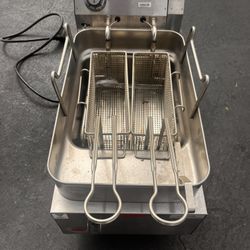🔥 Wells Commercial Countertop Fryer – $1,200 OBO