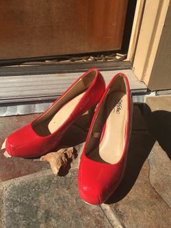 Red heels size 7