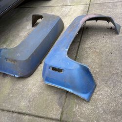 Fiberglass rear fenders for dually truck