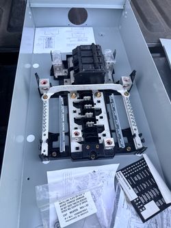 GE 200 amp sub panel 8 space with sub feed lugs outdoor / water well  panel