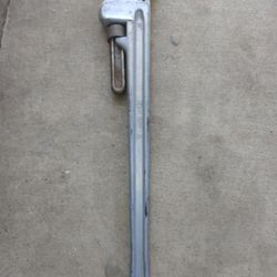 36" Pipe Wrench 
