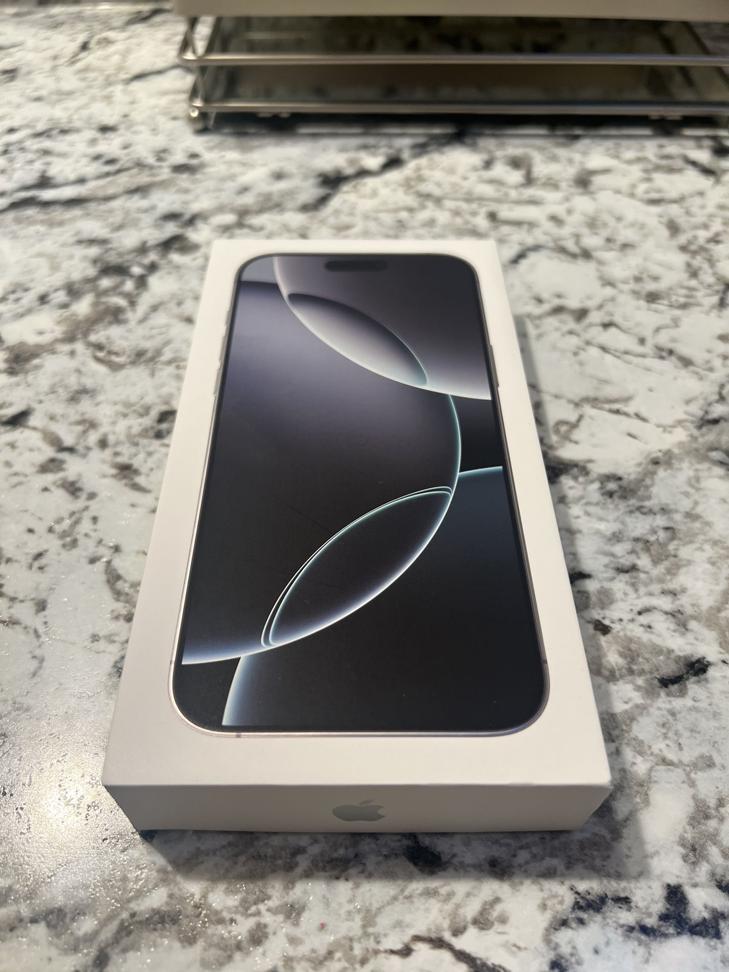 16 Pro Max White