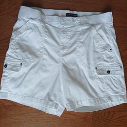 Lee Women's White Cotton Shorts Size 16 Medium, Mid Rise